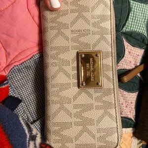 Michael kors wallet